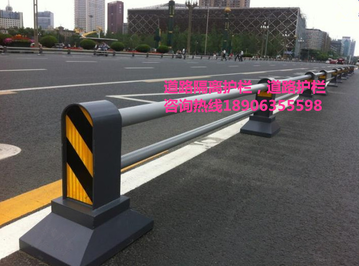 道路護(hù)欄，道路隔離柱，隔離墩