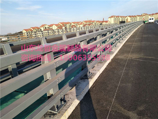 橋梁防撞護(hù)欄，防撞欄桿